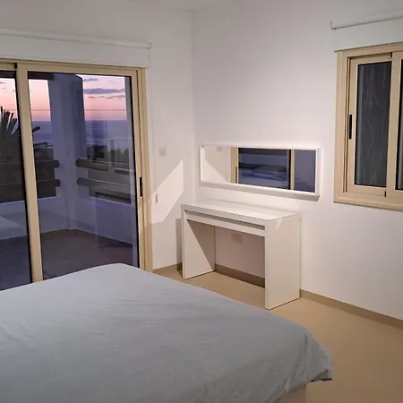 Nireas Villa *