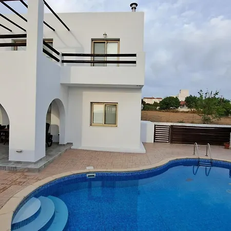 Nireas Villa *