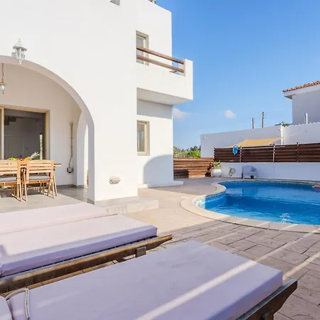 Villa Nireas *