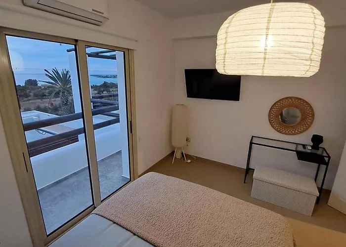 Nireas Villa *